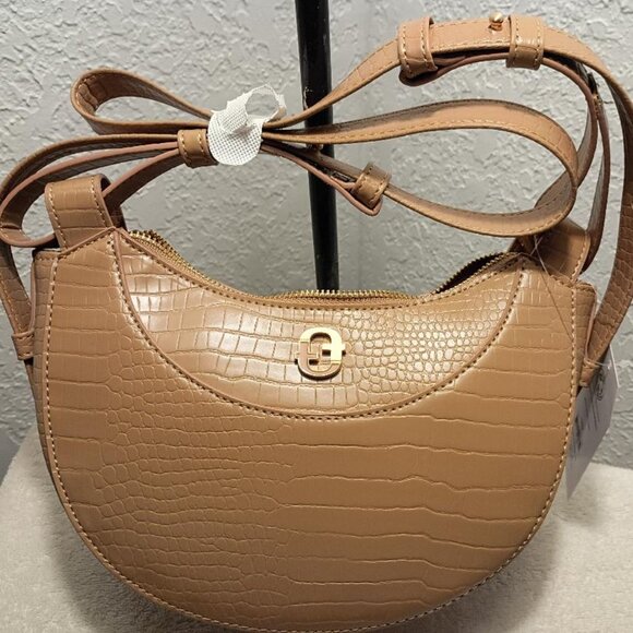 Time and Tru Women's Olivia Crossbody, Mocha Spanish - Picture 1 of 6